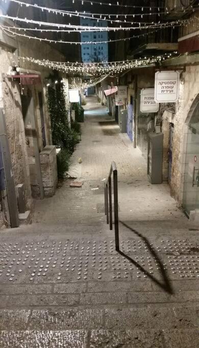 Stunning Apartment Located In The Heart Of The City Center, Close To A Synagogue, Train Station, Mahane Yehuda Market, Etc. Jerusalem Eksteriør billede